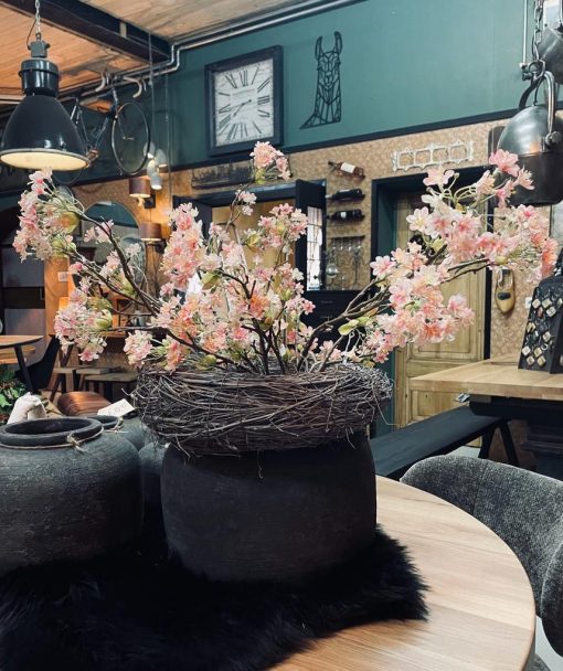 Opgemaakte pot met bloemen 4