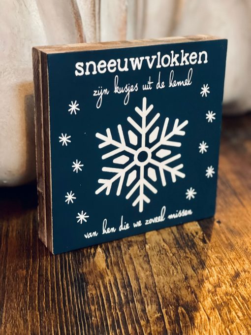 Tekstblok kerst sneeuwvlokjes zijn kusjes (blauw)