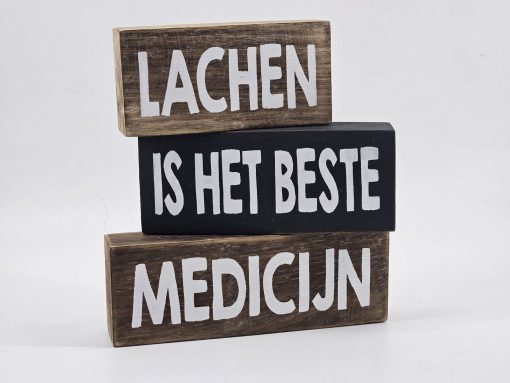 3 blokken 3x20cm lachen is het beste medicijn
