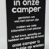 Tekstblok 25x18cm In onze camper zwart (wit)