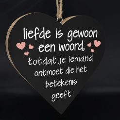 Teksthart liefde is gewoon een woord 25x25cm