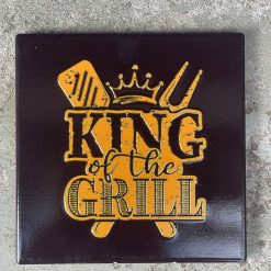 Tegeltje King of the Grill | Hippe Spreuktegel | Afscheid cadeau| Nieuwe woning cadeau | Housewarming cadeau |Verjaardagscadeau | Birthday |Verjaardag |brievenbuscadeau