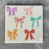 Tegeltje Bows | Hippe Spreuktegel | Afscheid cadeau| Nieuwe woning cadeau | Housewarming cadeau |Verjaardagscadeau | Birthday |Verjaardag |brievenbuscadeau