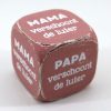 Dobbelsteen Mama Papa verschoont de luier 8x8cm Roze